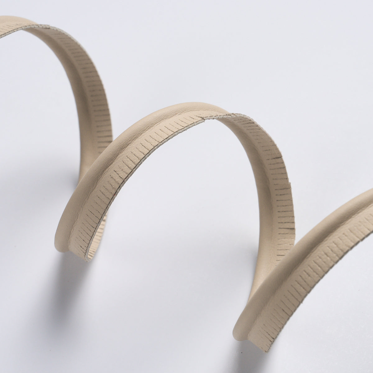 Burnham Medium Leather Piping