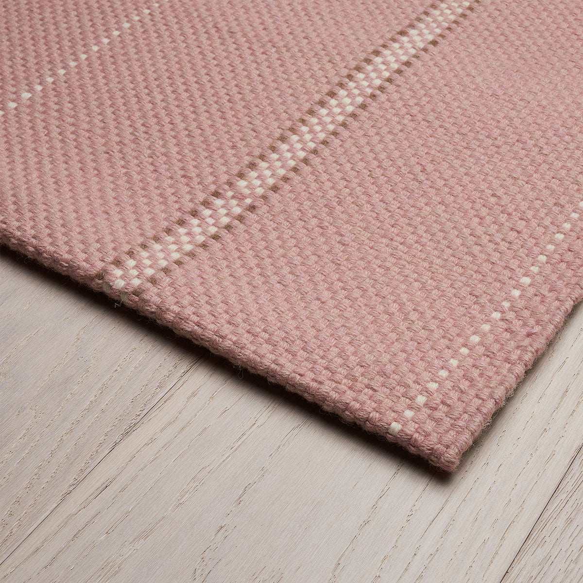 Avior Stripe