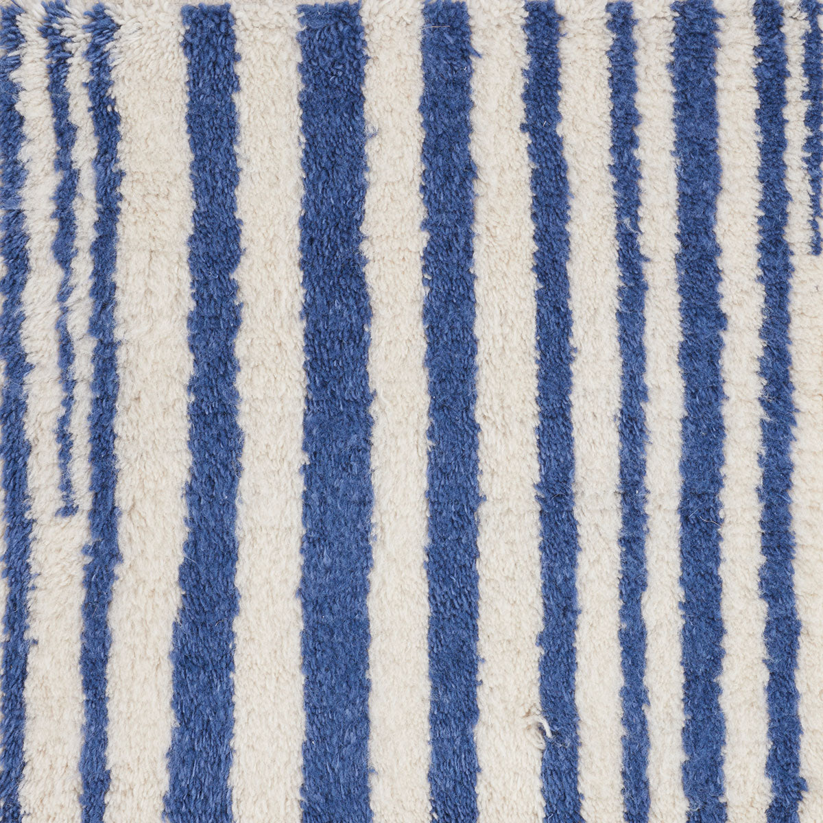 Wavy Bold Stripe